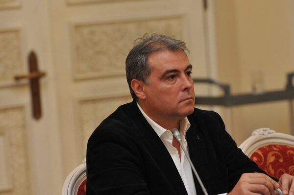 Adrian Cioroianu a fost inculpat în dosarul de divulgare de informații confidențiale. FOTO: Adrian Cioroianu/Facebook