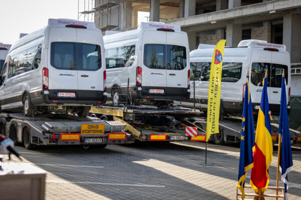 Microbuze electrice pentru elevi