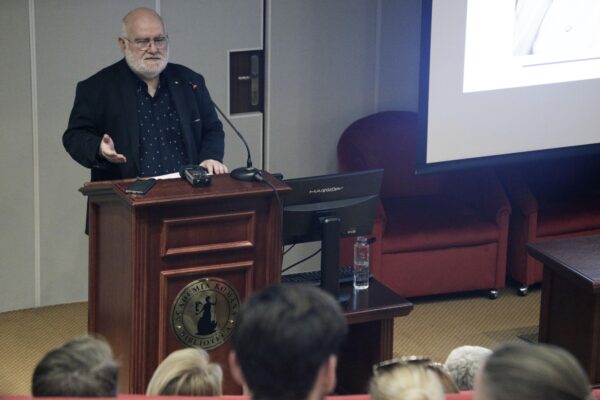 Profesorul Alfred Bulai, suspendat