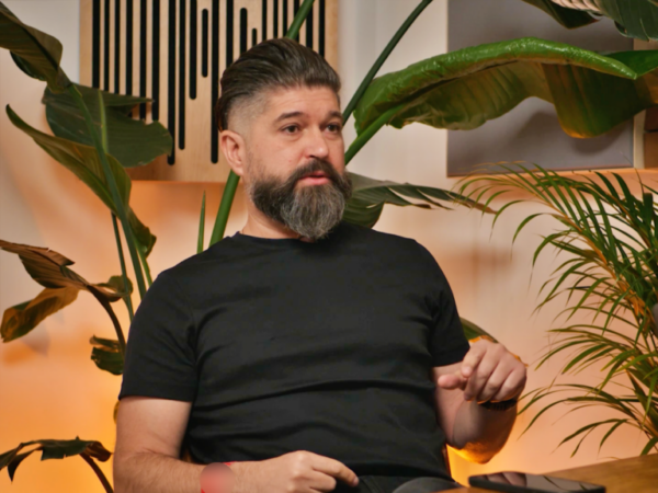 Dorin Ștefan Adam, profesorul acuzat de hărțuire sexuală/ Foto: captură YouTube – The Institute