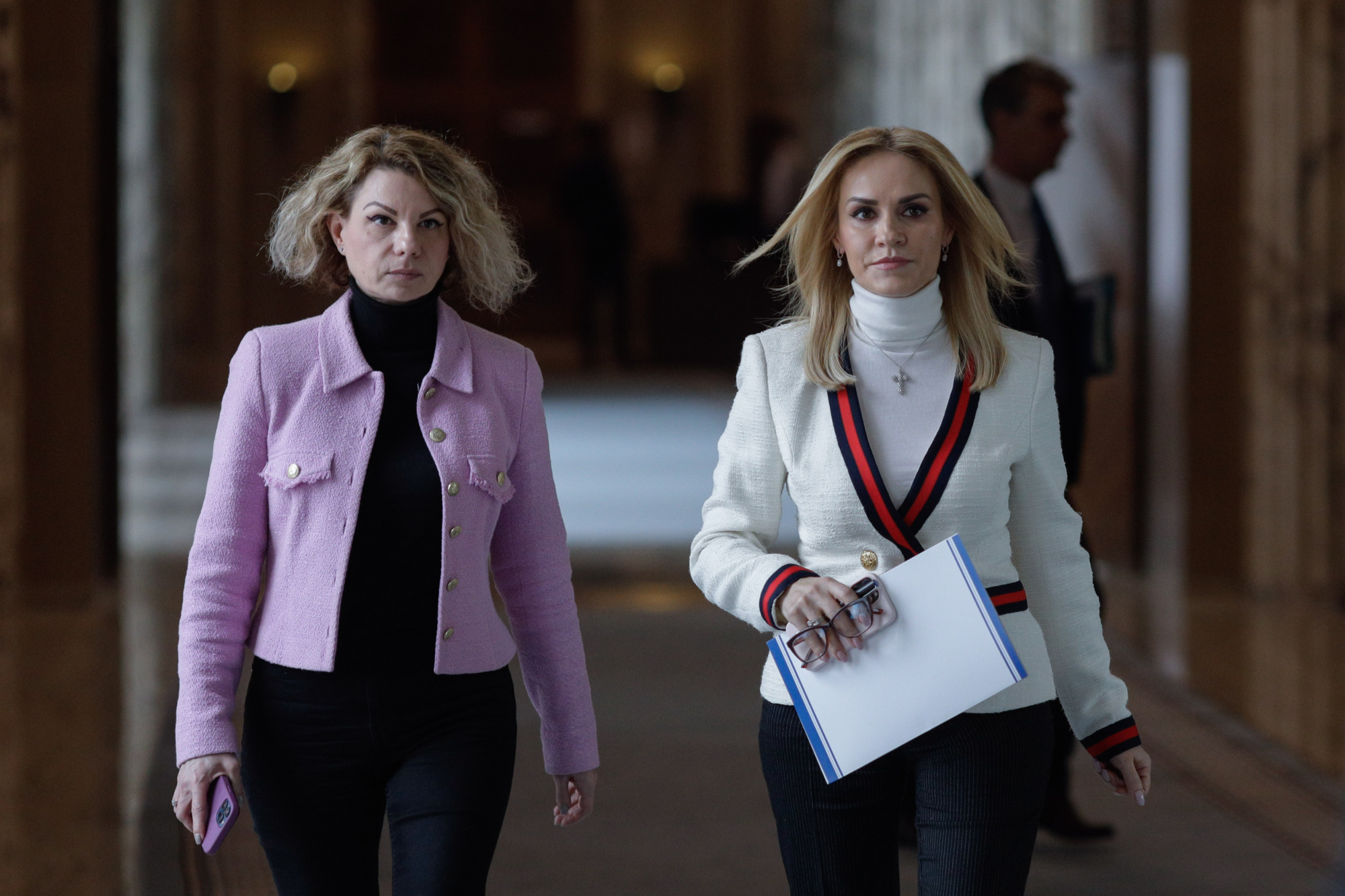 „Lagărele Ilfovului” | Consiliera Gabrielei Firea, care a fost în conducerea Asociației Sf. Gabriel cel Viteaz, s-a autosuspendat din funcție