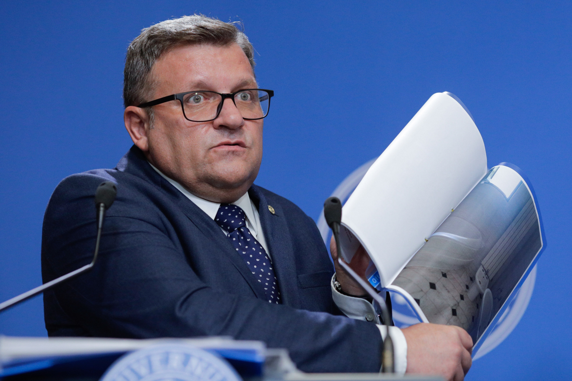 “Lagărele Ilfovului” | Marius Budăi, ministrul Muncii, şi-a dat demisia