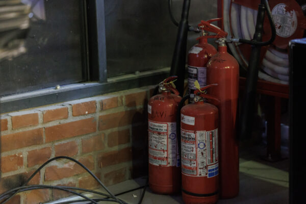 „Explozia” de poluare: Artificiile și petardele de Revelion au sufocat Capitala. FOTO: Inquam Photos/Bogdan Buda