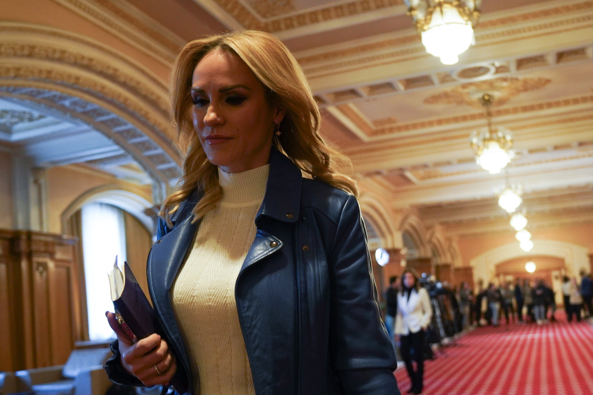 Bucureştiul, paratrăznet al deciziilor politice de la vârful PSD şi PNL. Sociologul Barbu Mateescu: „Ciolacu a reușit să scape de Firea”