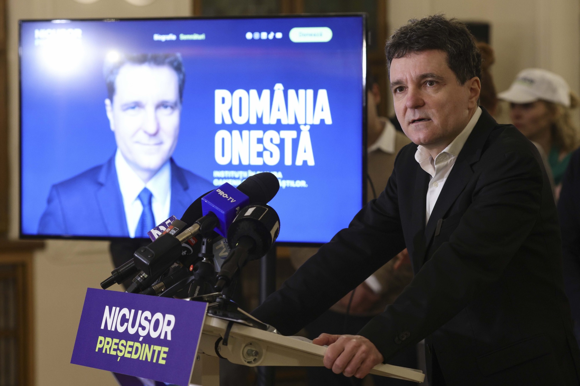 Nicușor Dan speră să strângă 2 milioane de euro pentru campania electorală. „Pentru București, este mai bine cu Nicușor Dan președinte”