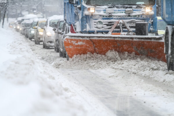 Primăriile sunt pregătite pentru primele zăpezi. Au fost verificate toate echipamentele. FOTO: Arhiva