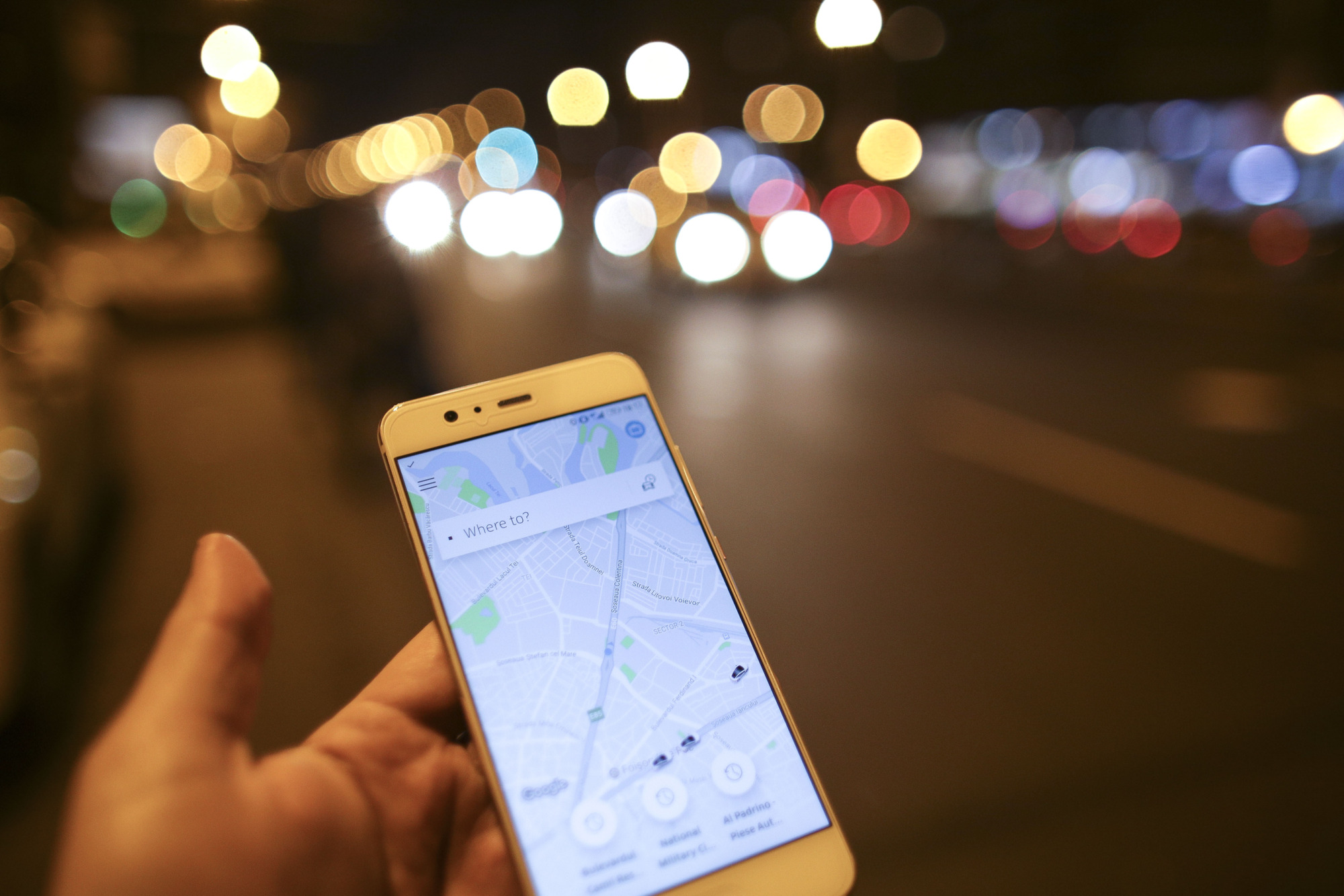 Mașini „fantomă” de ride-sharing, la Aeroportul Otopeni: „Am fost la un pas să mă păcălească”