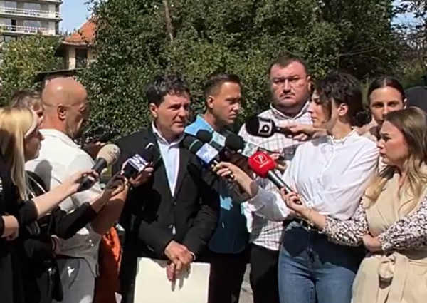 Nicușor Dan a susținut o conferință de presă de la „șantierul ilegal” din Sectorul 2