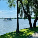 Plimbări gratuite cu vaporașul în Parcul Herăstrău. FOTO: FB / Nicușor Dan