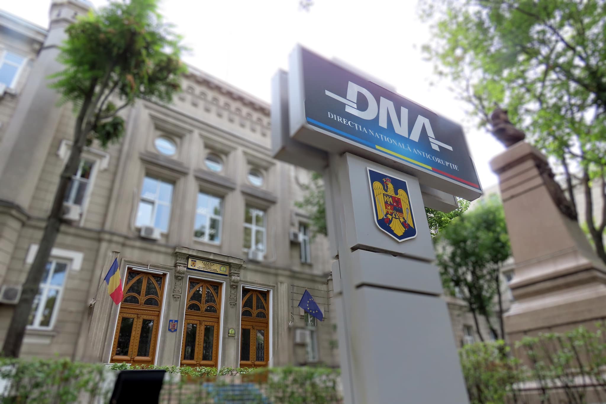 DNA: Zeci de terenuri din București, obținute fraudulos. Pe un lot s-a construit o clădire care adăpostește o secție de Poliție