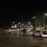Maşină de poliţie aflată în misiune, izbită de un autoturism. FOTO: amator