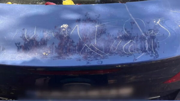 Mai multe autoturisme din Sectorul 4 al Capitalei au fost zgâriate. FOTO: Digi24