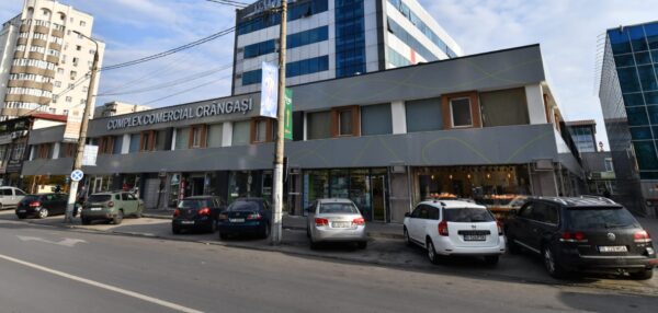 Amenzi pentru reclame și firme montate fără respectarea ghidului de publicitate. Foto Ciprian Ciucu