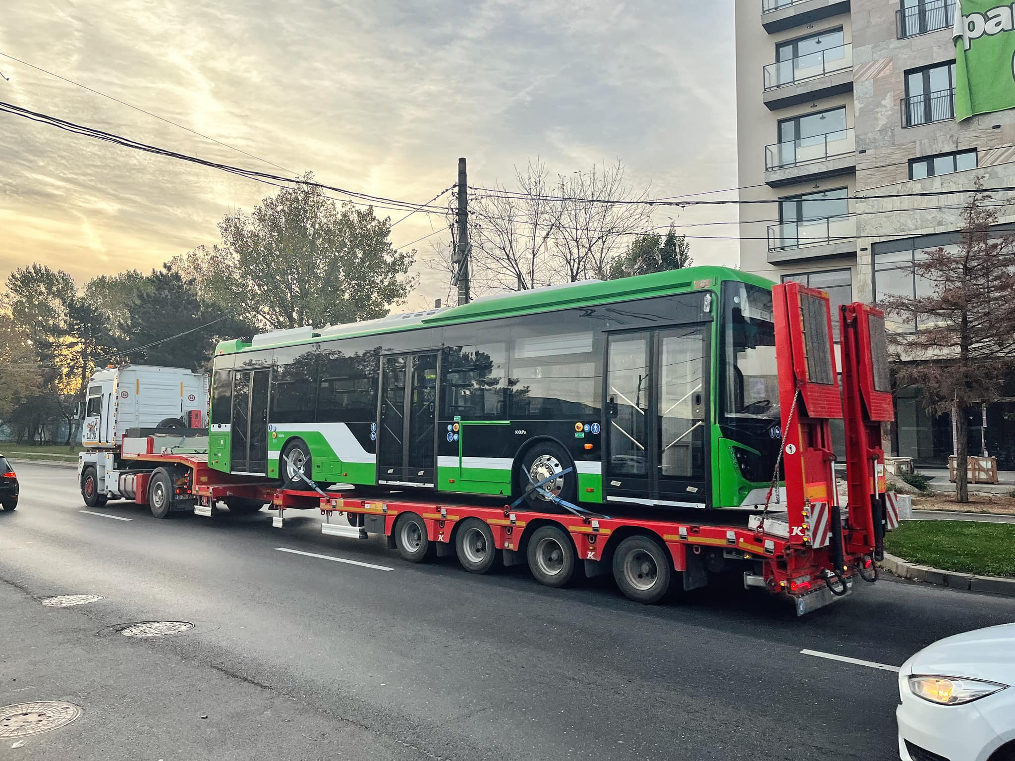 Încep testele noilor autobuze electrice. Şoferii STB le vor face rodajul