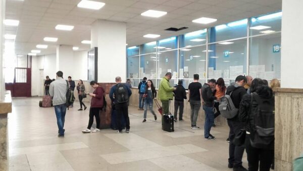 Studenții își vor putea cumpăra, din nou, bilete de tren online. FOTO: Arhiva