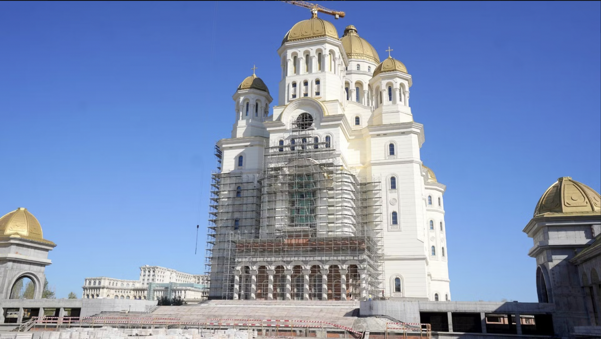 Cine a dat 2 milioane de euro pentru Catedrala Mântuirii Neamului? George Tuță acuză pe Clotilde Armand. Armand: Ideea a aparținut coaliției care-l susține pe Tuță