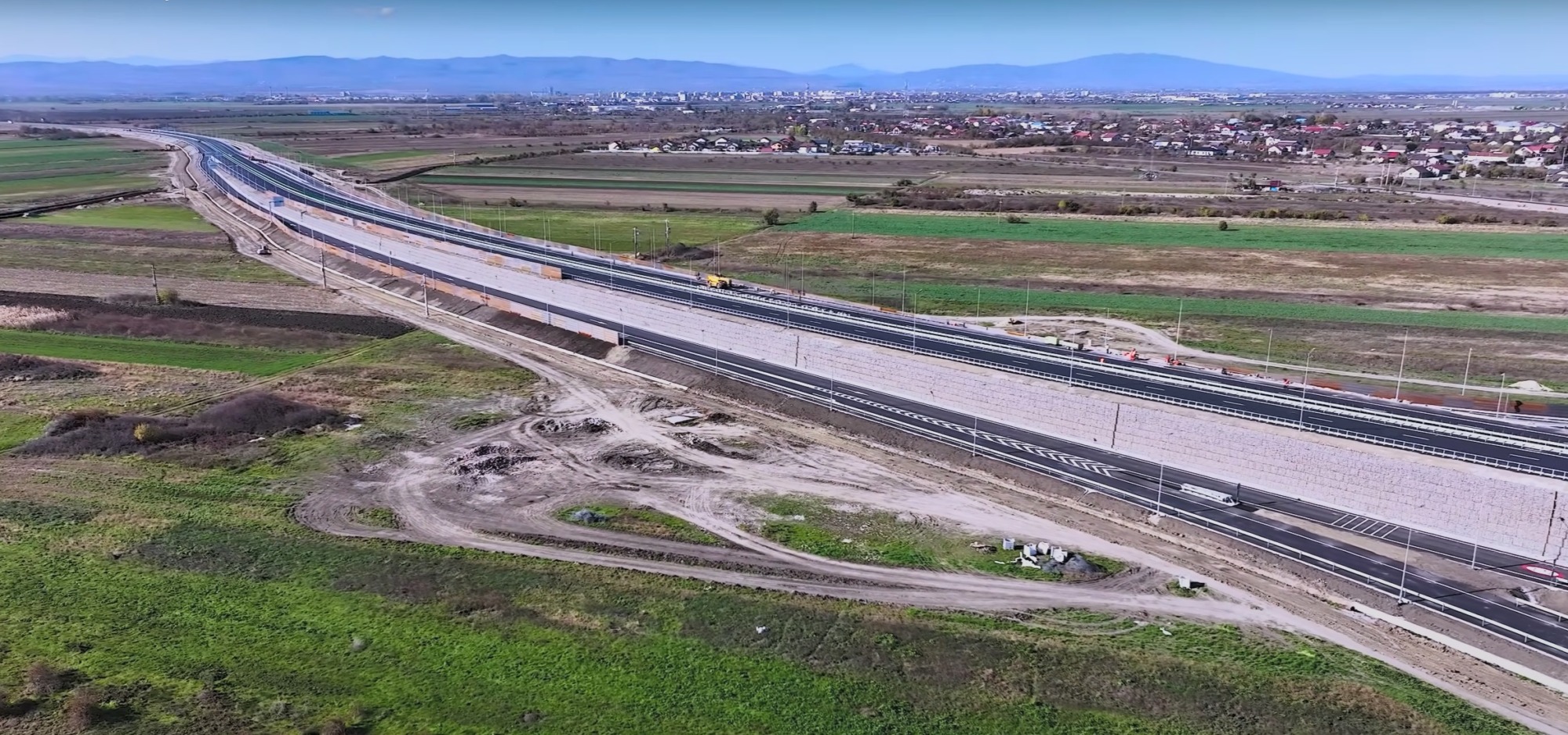 VIDEO | Cum arată „cocoașa de la Focșani” a autostrăzii București-Moldova