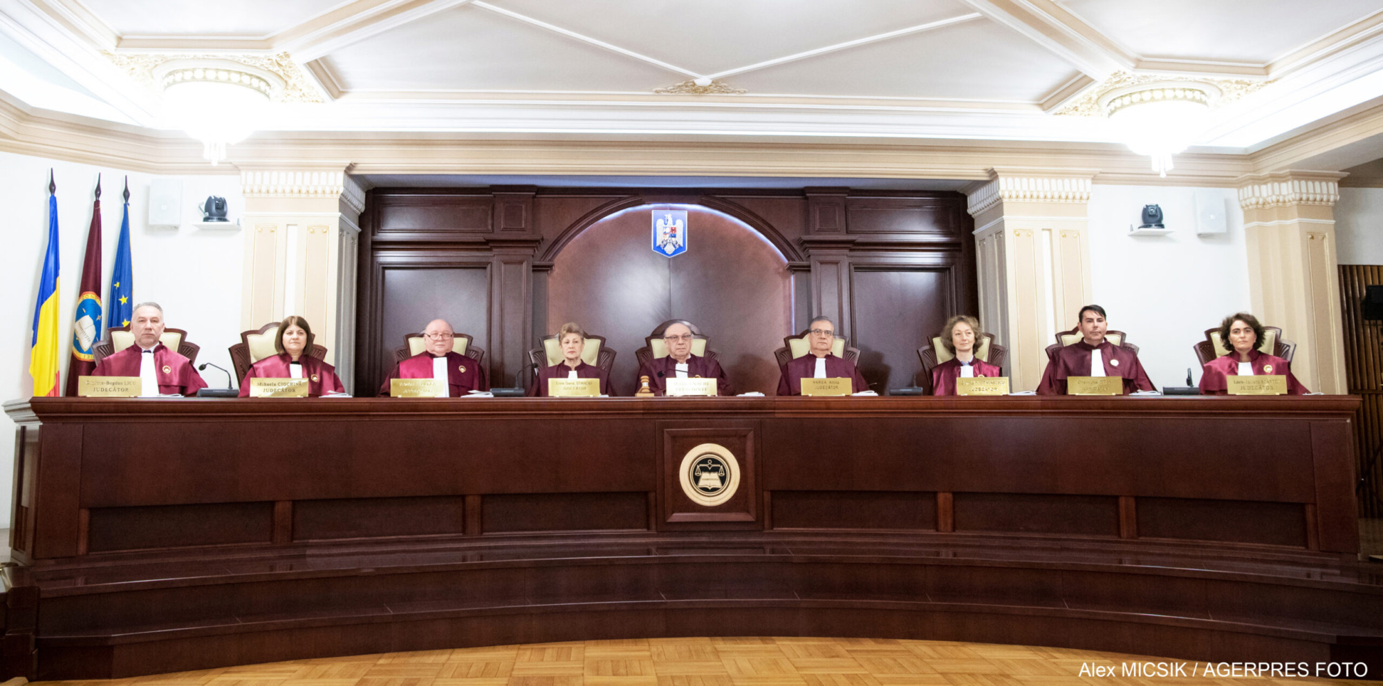 Scrisoare deschisă a societăţii civile către CCR: „Într-o țară democratică, opoziția trebuie învinsă la urne”