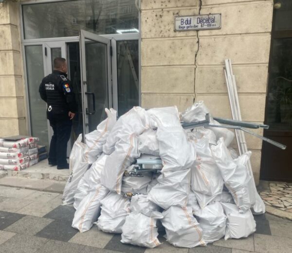 Deșeurile abandonate ilegal pe domeniul public costă mii de euro pe zi. Primăria a intensificat controalele. FOTO: Arhiva