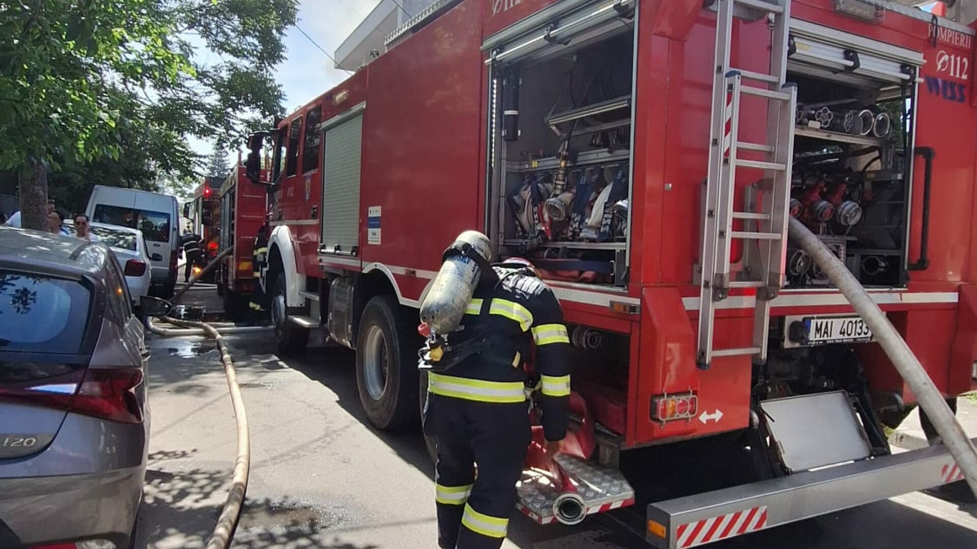 Explozie într-un bloc din Bucureşti. 3 persoane rănite