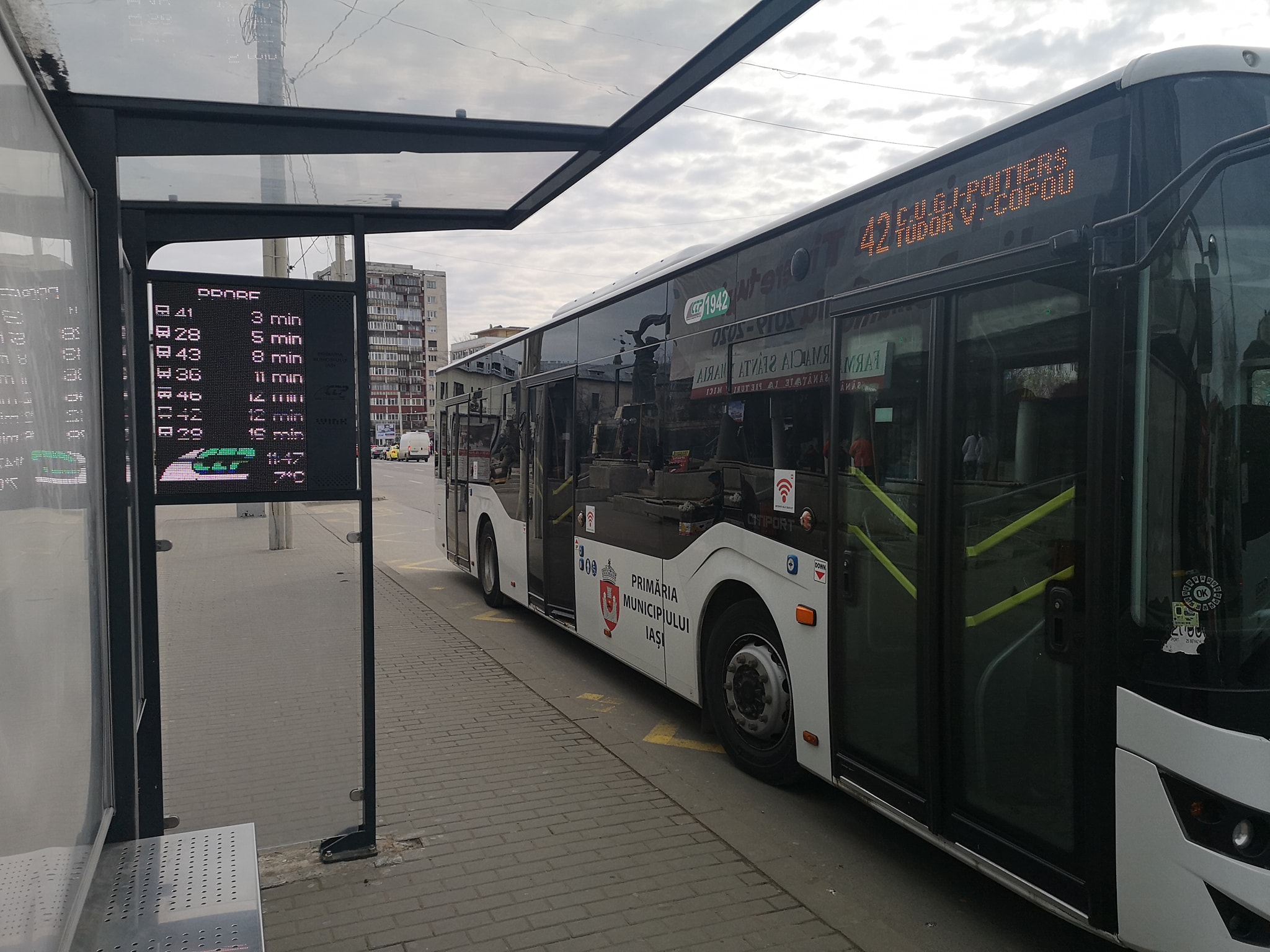 ILFOV | Panouri digitale în stațiile de transport în comun, în 21 de localități