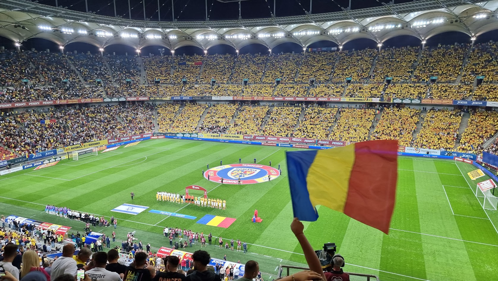 EDITORIAL | Arena Națională, sub „speranța galbenă” a copiilor din ‘94 care sunt astăzi părinți
