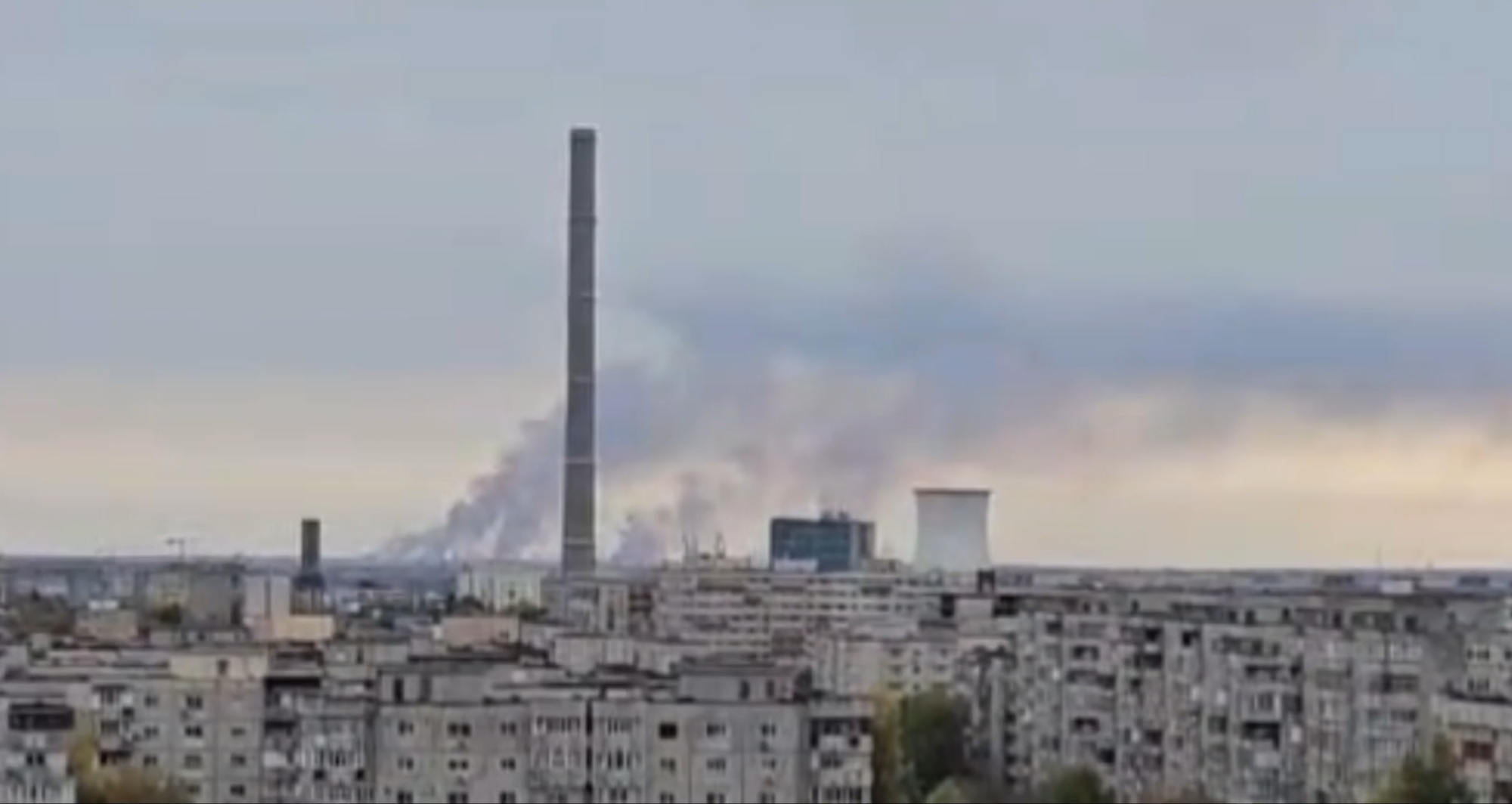 VIDEO | Incendiul din Delta Neajlovului, surprins de la ultimul etaj al unui bloc din Berceni
