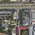 Un teren de la adresa Iuliu Maniu nr.11 ar urma să fie amenajat drept centru de învăţare în aer liber. FOTO: Google Satellite View