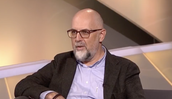 Guvernul banii de la Capitală și i-a dat în țară