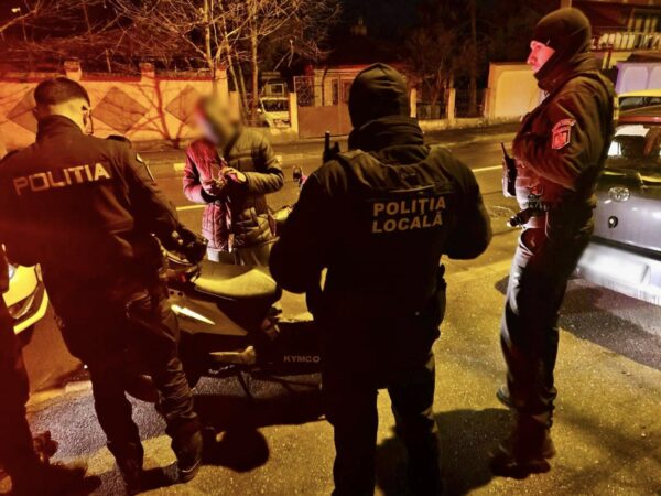 Un bărbat din Kenya, prins beat pe scuter. FOTO: FB / Politia Locala Sector 6