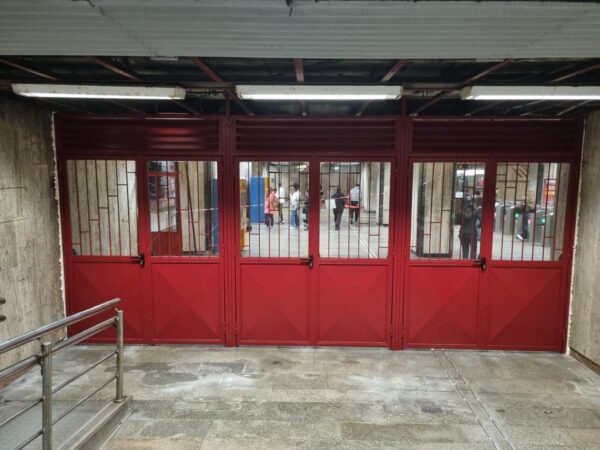 Sindicaliștii de la Metrorex discută la Guven evitarea grevei generale. Angajații sunt nemulțumiți de „Ordonanța trenuleț”. FOTO: Metrorex