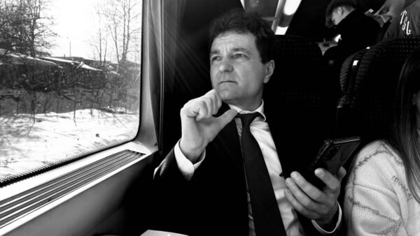 depășit de Călin Georgescu