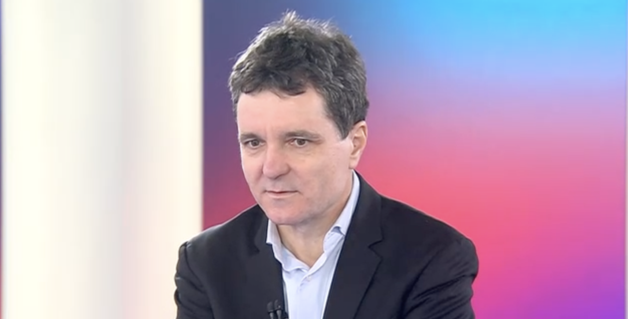Primarul Nicușor Dan consideră că CCR nu ar trebui să interzică candidaturile lui Georgescu și Șoșoacă