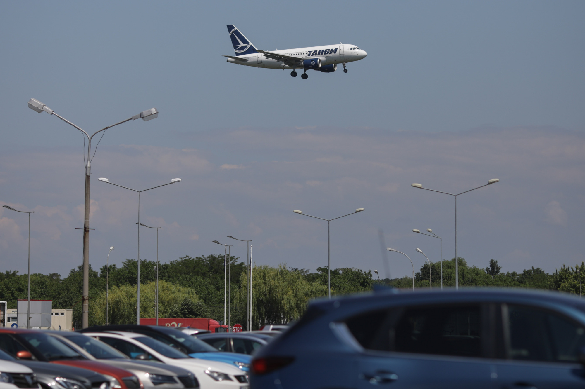 Parcarea din fața terminalului Plecări al Aeroportului Otopeni se va închide