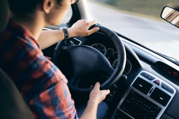 2.000 de persoane au fost prinse conducând fără permis. Foto Pexels.com