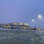 Traficul aerian, în condiţii de iarnă. FOTO: CNAB
