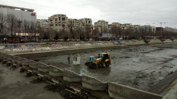 Lucrările la Planșeul Unirii nu vor începe mai devreme de trei luni. Foto: Cătălin Radu