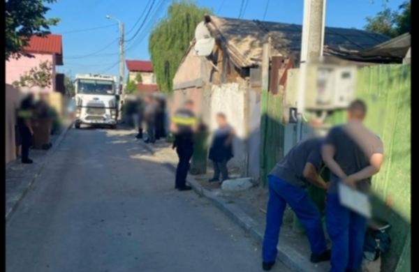 4 instalații clandestine de conectare la energie electrică, în Sectorul 6