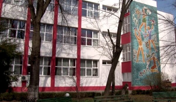 Proiectele pentru renovarea și extinderea unor școli s-au scumpit