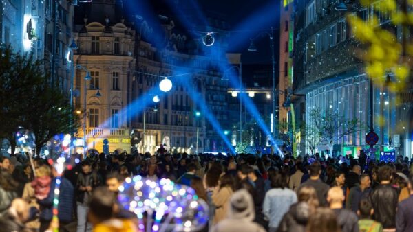 Spotlight 2025 – Festivalul Internațional al Luminii. Zeci de instalații interactive, proiecții și lucrări de artă digitală animă Capitala, între 10-12 octombrie. Foto: PMB