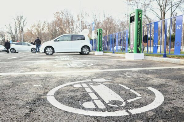 Stații de încărcare a mașinilor electrice, de peste 1,2 milioane de euro. Licitația a fost lansată în SEAP, anul trecut. FOTO: PS6