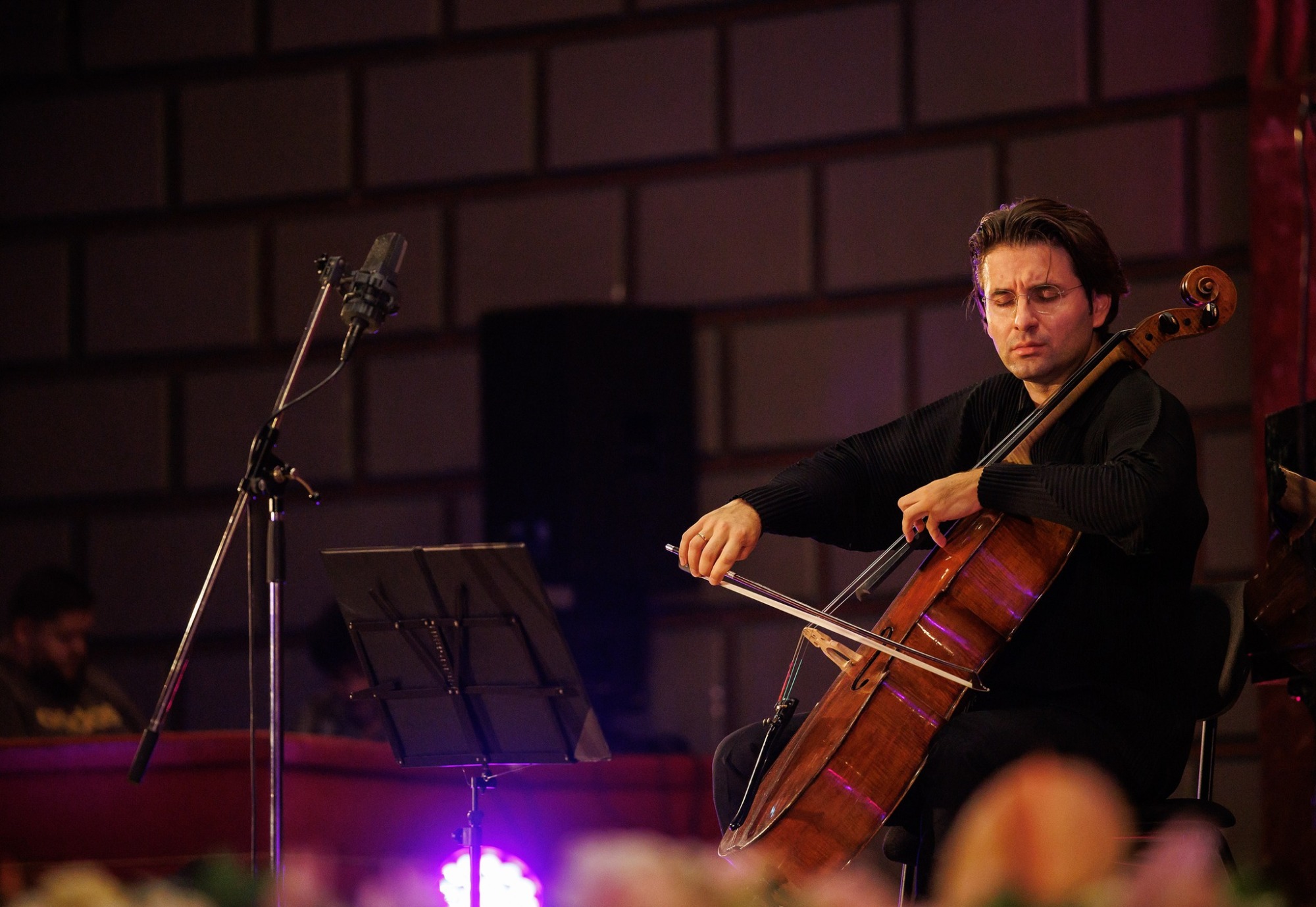 Violoncelistul Valentin Răduțiu: Este esențial ca muzica să fie într-o dezvoltare continuă