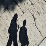 Înşelătorii făcute pe seama unor persoane cu deficienţe de auz